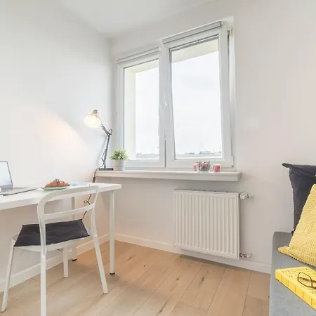 Legnicka Close To The Center Of By Rent Like Appartement